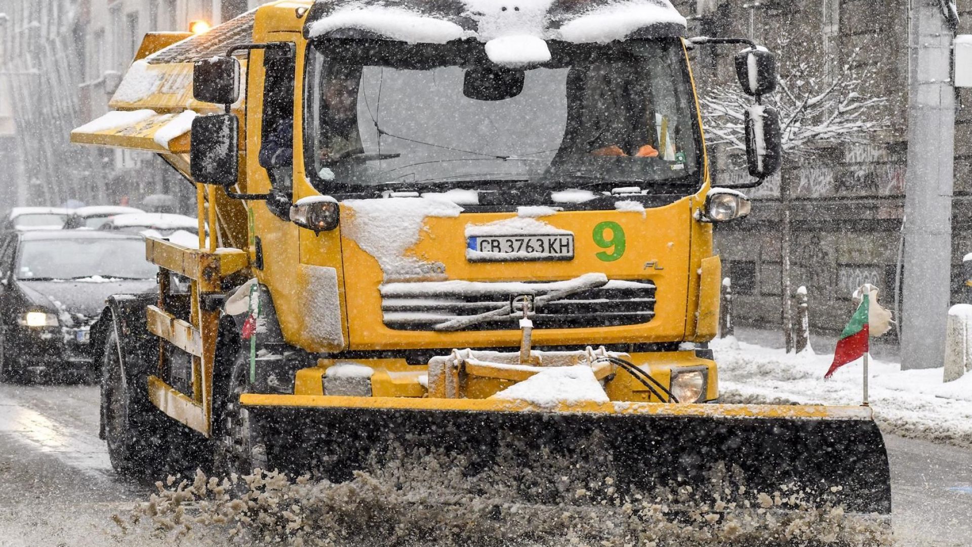 Жълт код за дъжд и сняг има в почти цяла