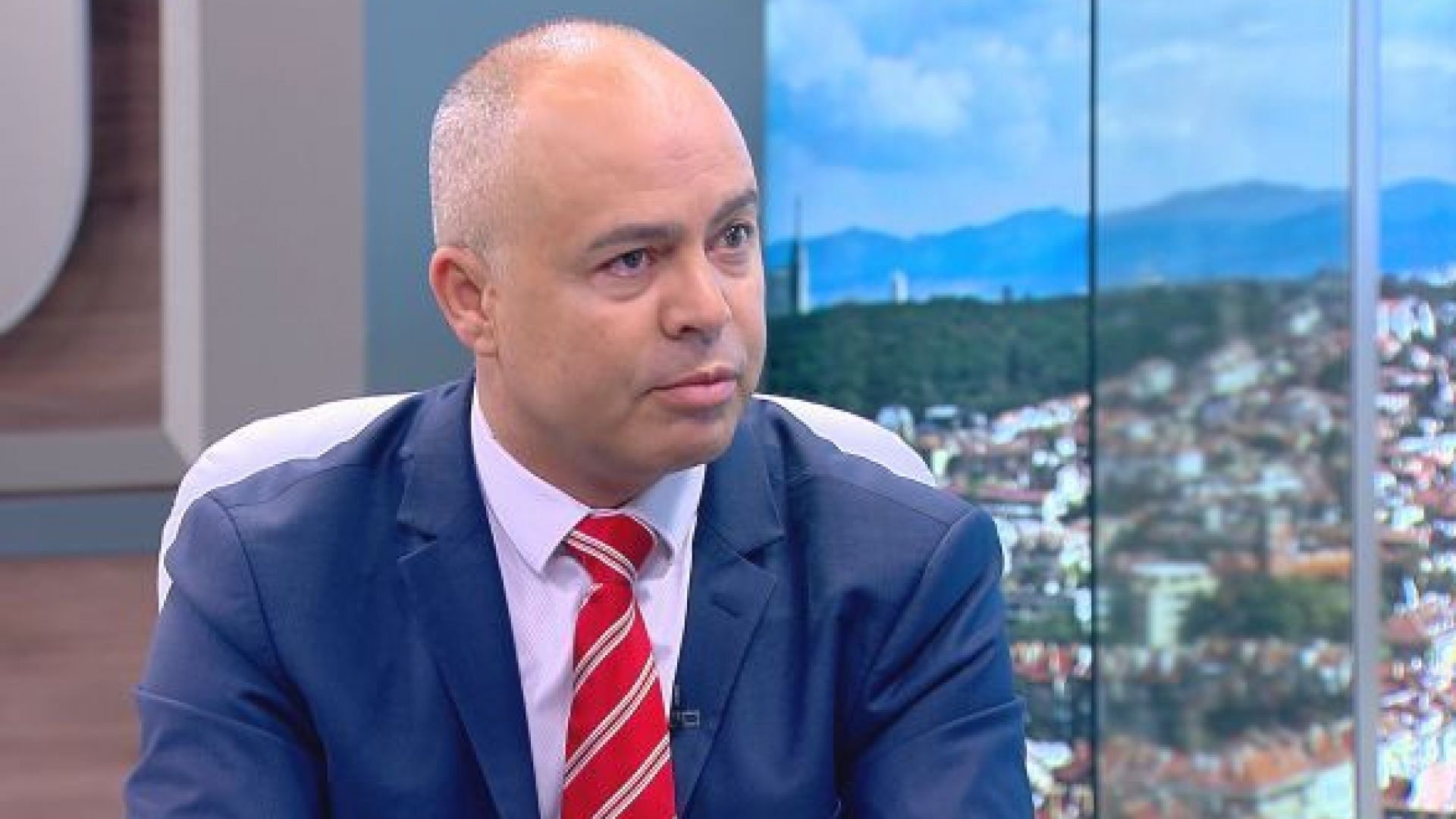 Оставката на Валери Симеонов е твърде закъсняла Тя е с