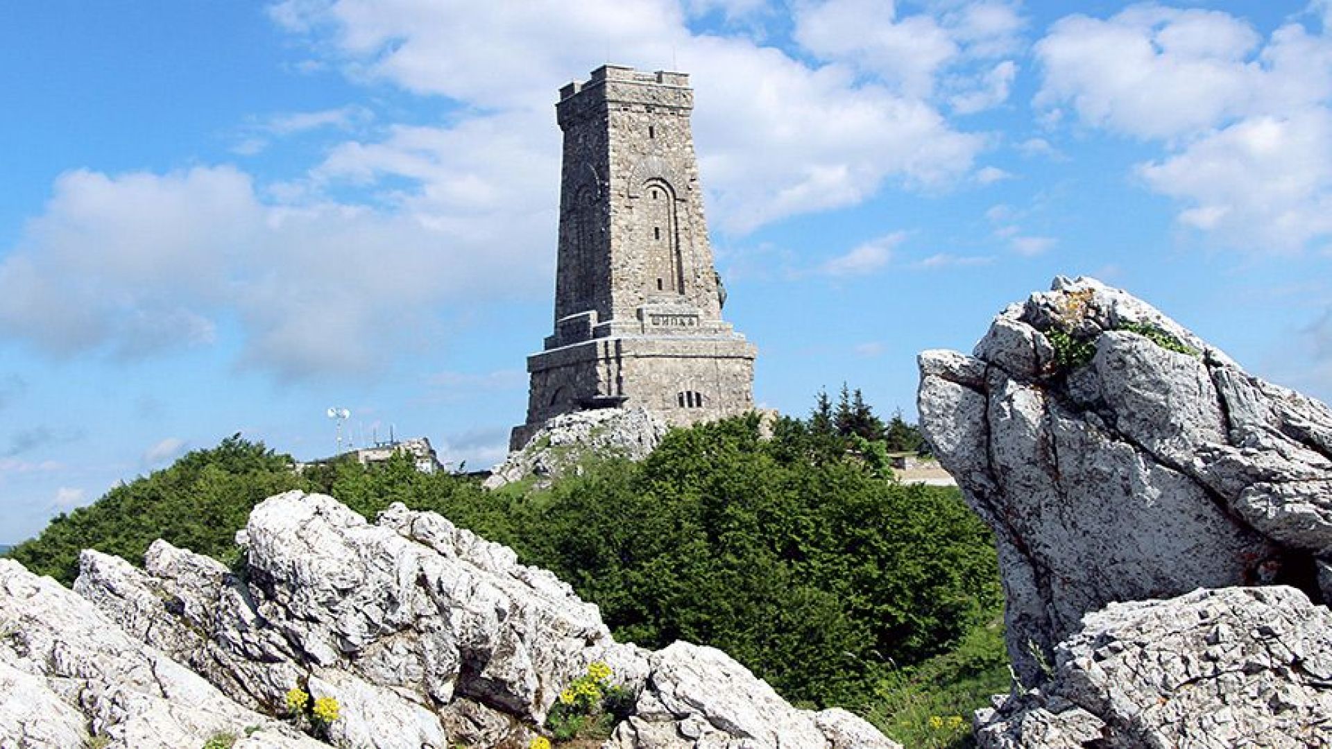 Паметникът "Шипка" и крепостта "Баба Вида" набират финансиране за реставрация