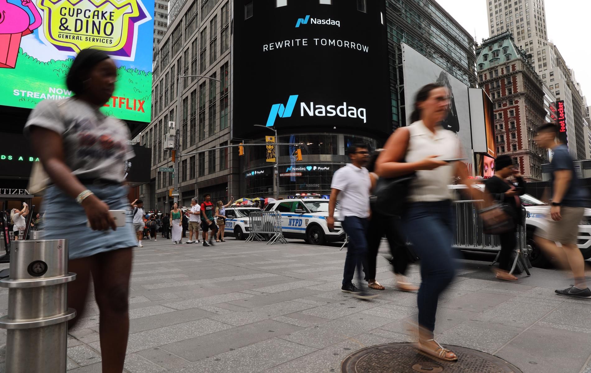 Акциите на технологичните компании поевтиняват в Ню Йорк