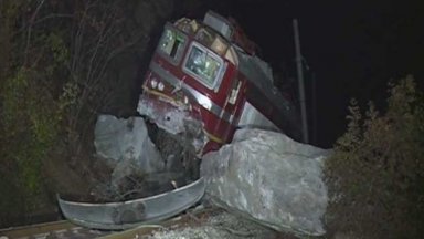 Трима остават в болница след инцидента с влака край Симитли