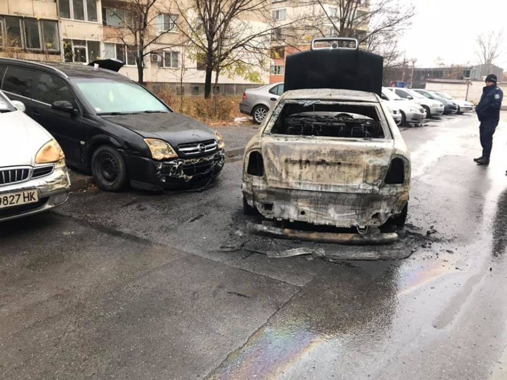 Изгоря кола в столичният квартал „Малдост” 4, пред блок 433