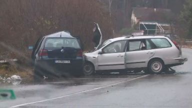 Три автомобила катастрофираха край Пасарел, има пострадали