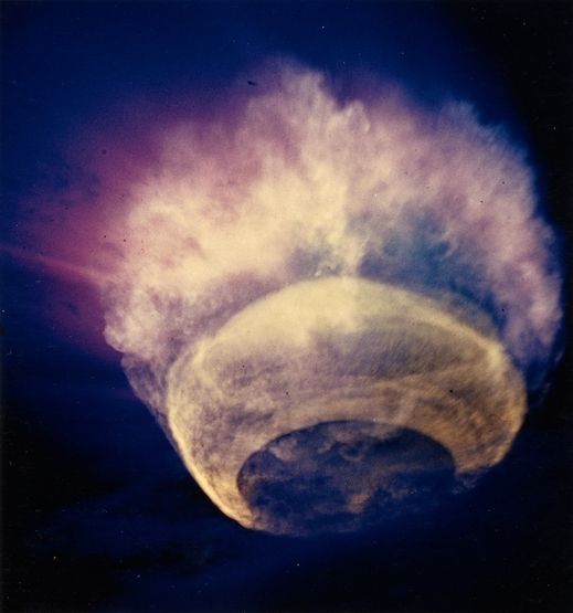Експлозия на атомна бомба на голяма надморска височина