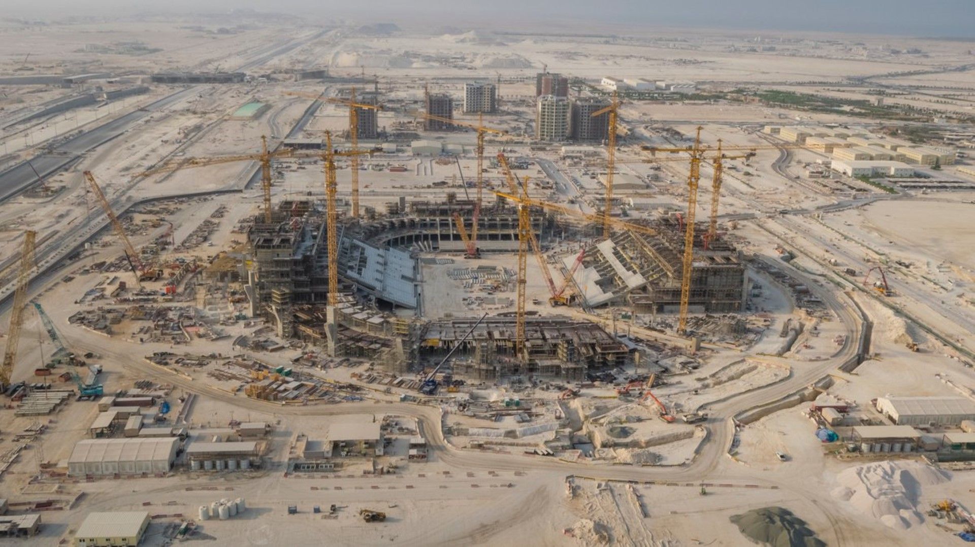 "4 години до Мондиала - ето как изглеждат стадионите в Катар"
