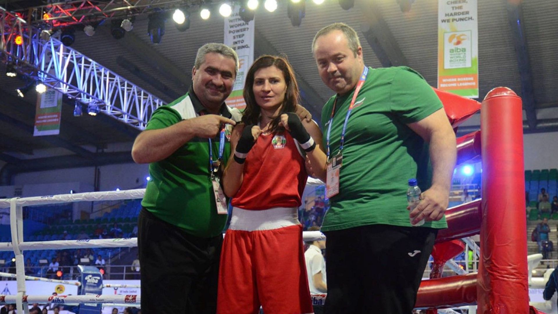 Страхотно, българка достигна финала на Световното по бокс
