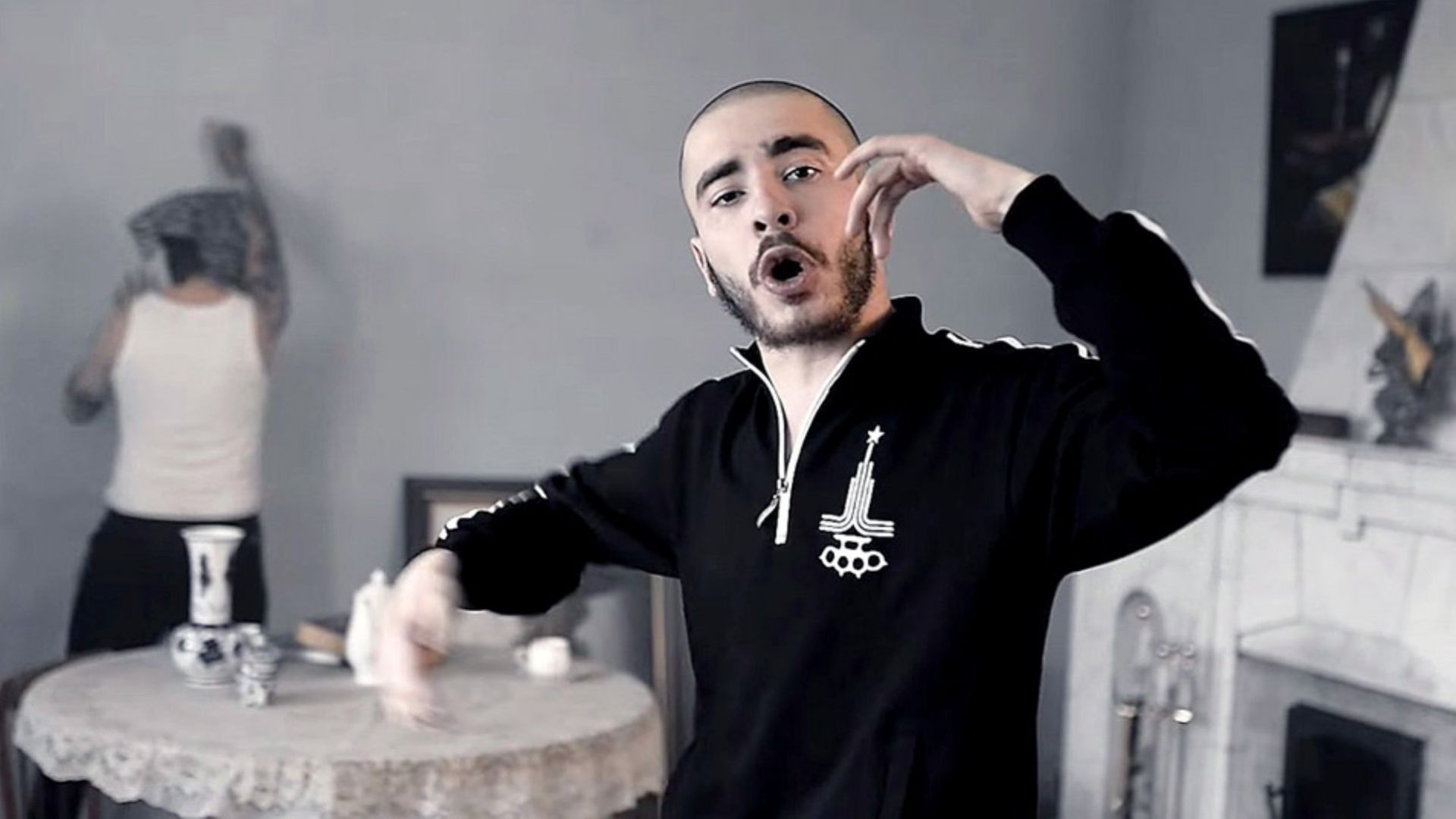 Руският рапър Хъски чиито текстове понякога са критични към властта