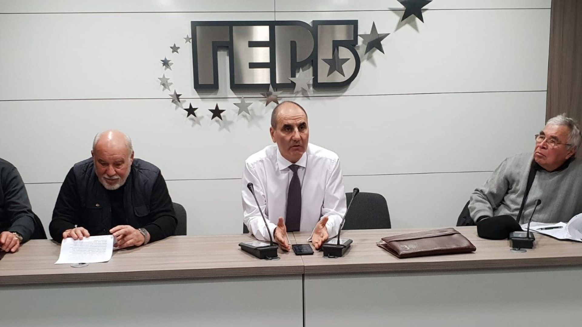 За ГЕРБ представлява интерес лидер на БСП да бъде Корнелия