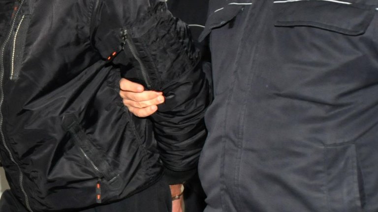 Арестуваха 72-годишен петричанин за блудство с 10-годишно момиче