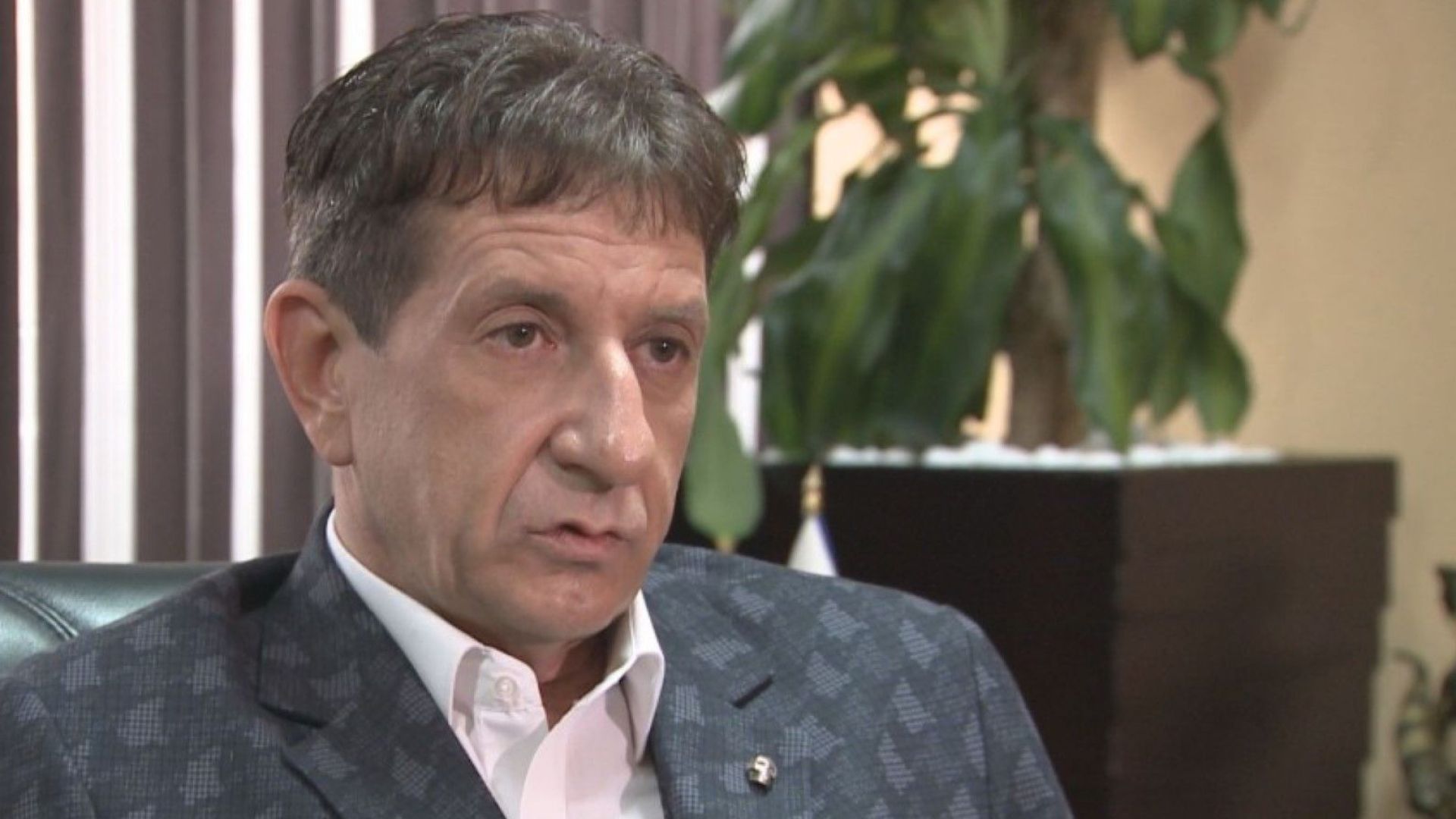 Кметът на Стамболийски Георги Мараджиев твърди, че служителката от НСО