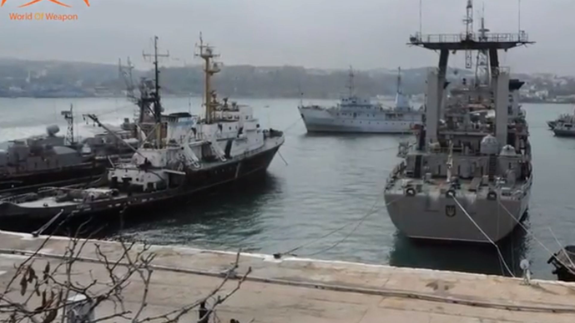 Командването на украинския боен флот съобщи че плавателен съд от