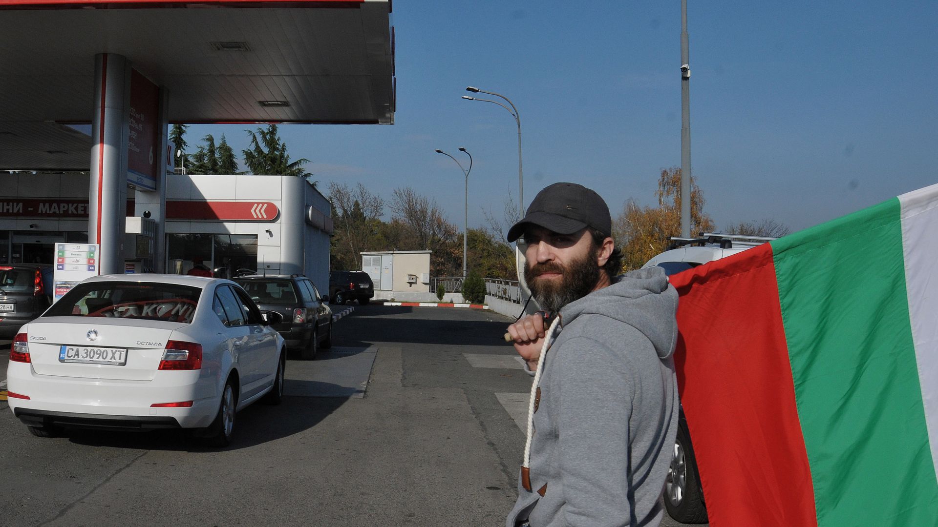 850 полицейски служители са били ангажирани с охраната на протестните