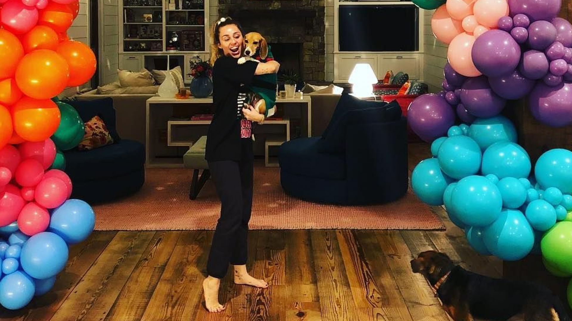 Майли Сайръс отпразнува 26-ия си рожден ден с Лиъм и семейството си