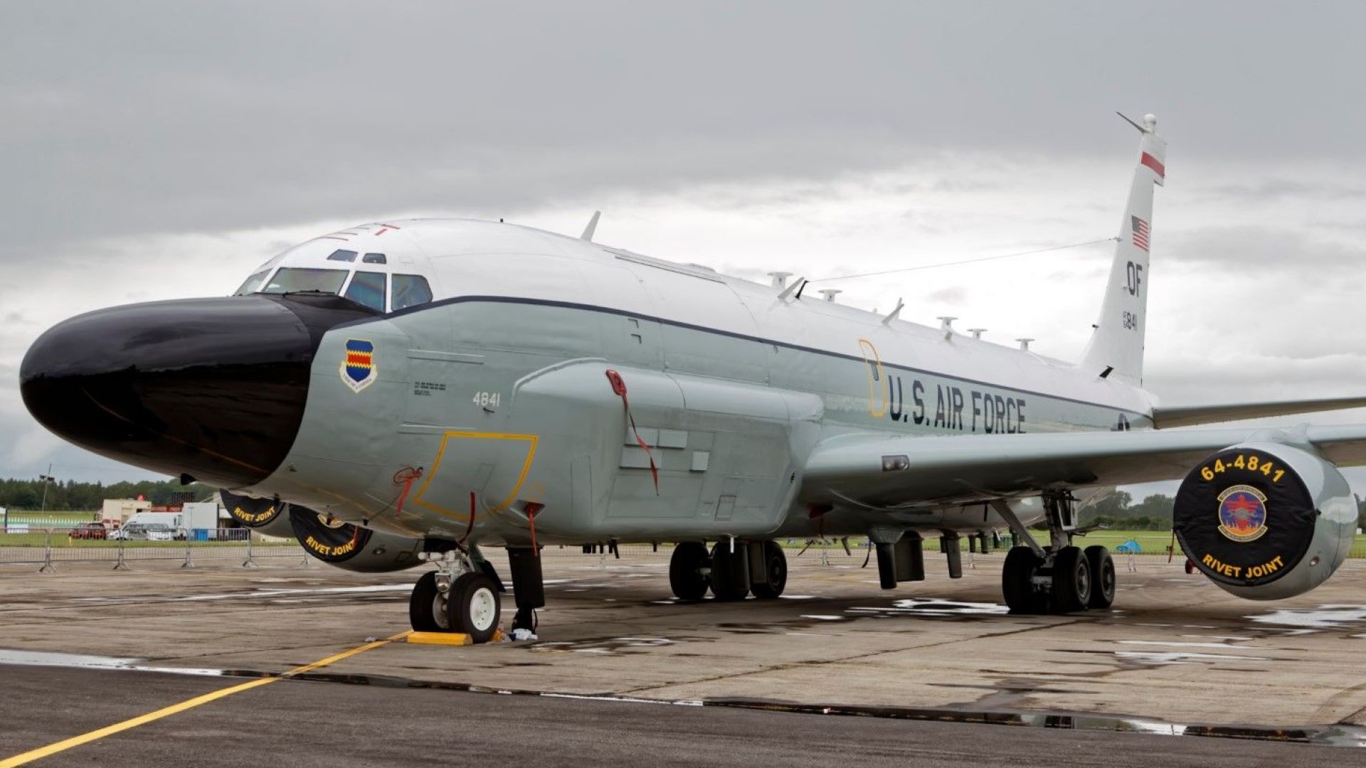 Самолет Boeing RC 135V на Военновъздушните сили на САЩ е излетял от