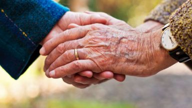 Близо 500 души във Варна ще получат безплатна здравно социална услуга