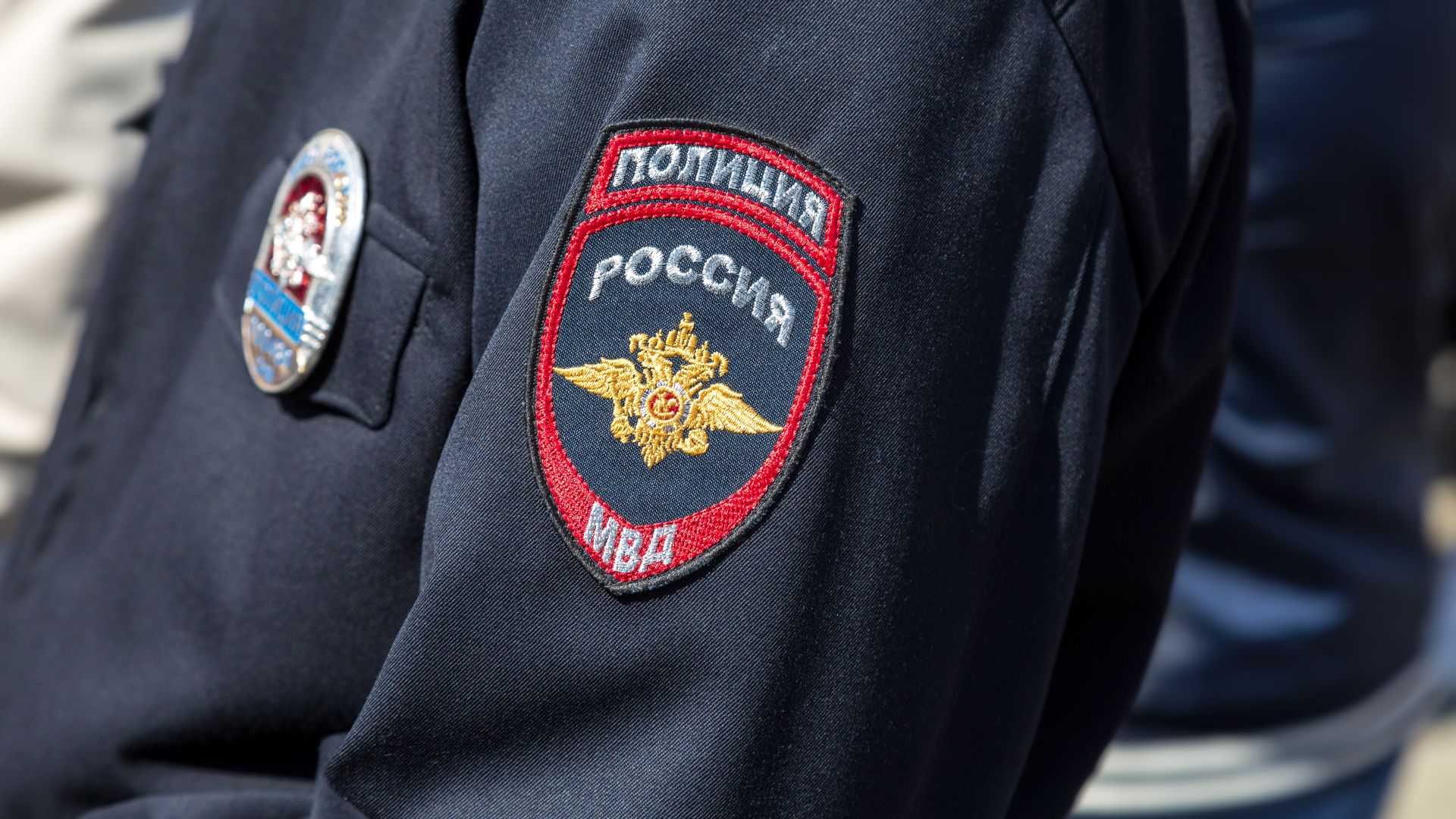 Руски полицаи застреляха 16-годишен младеж, нападнал ги с нож в Татарстан