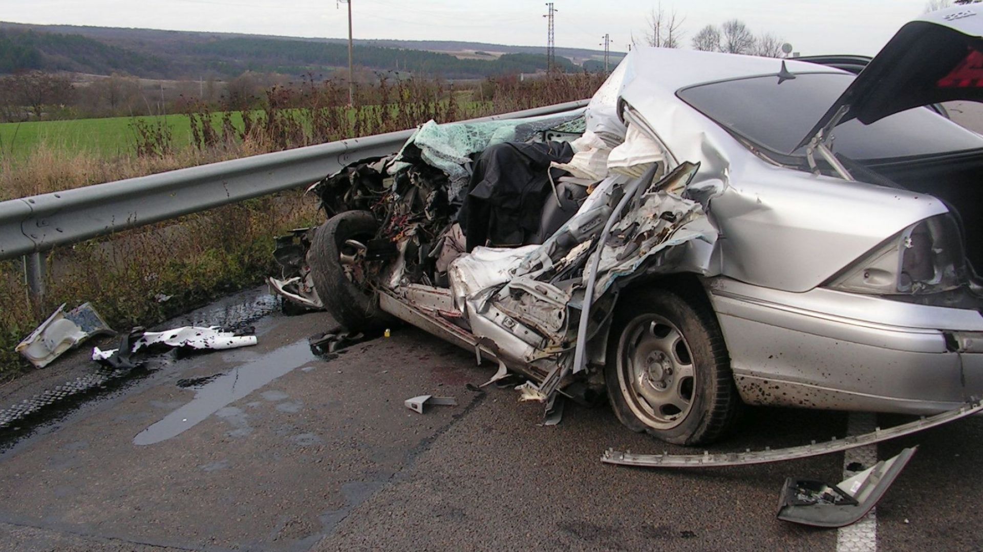 Лекарите във Варна се борят за живота на млад мъж