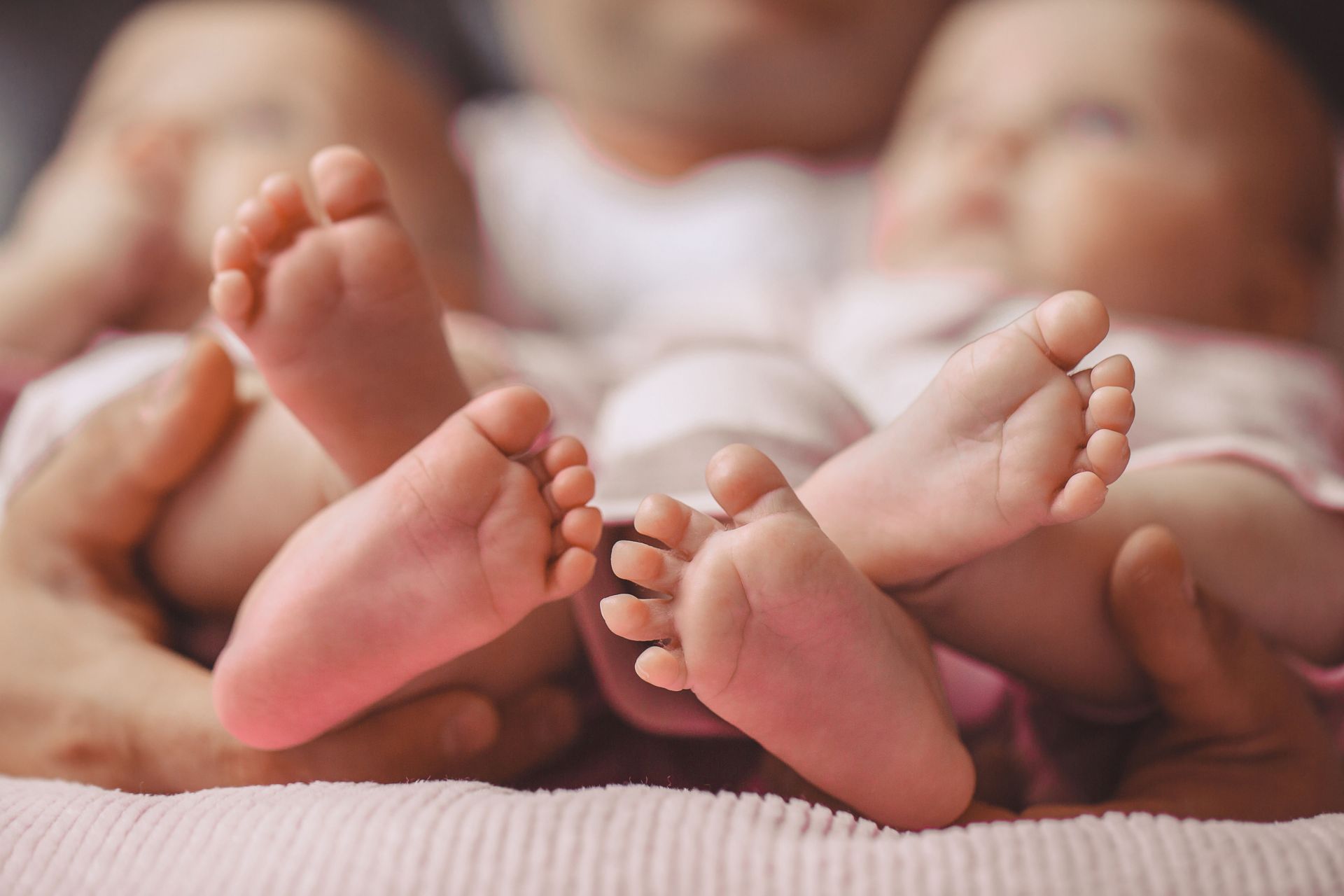 Учените отбелязват, че родените с редактирани гени деца могат да изглеждат здрави на първо време
