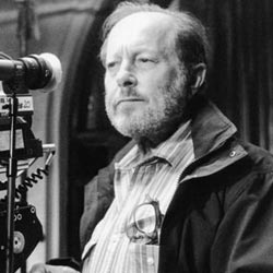 Напусна ни режисьорът Никълъс Роуг