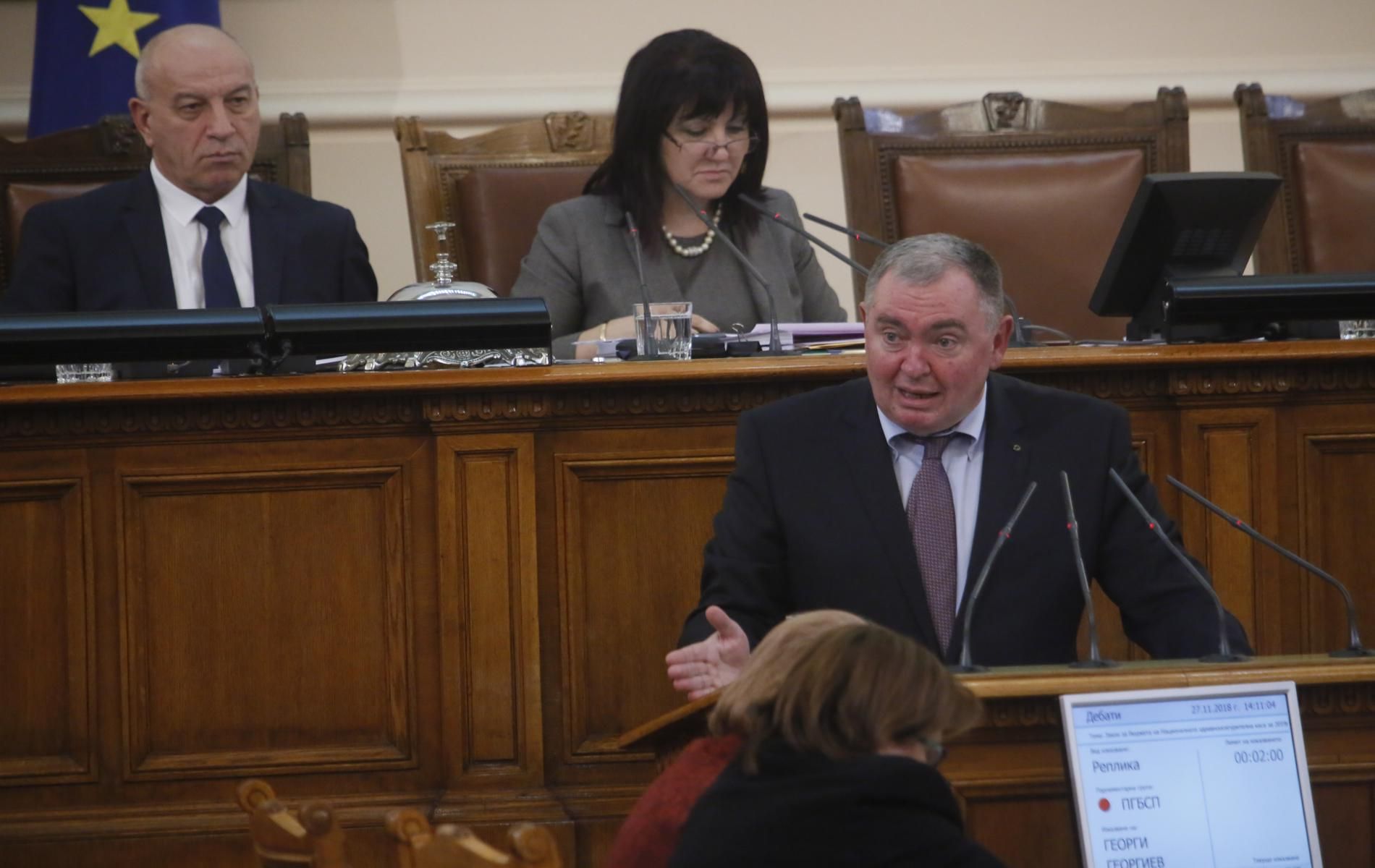 Депутатите продължават работа до окончателно приемане бюджета и на ДОО