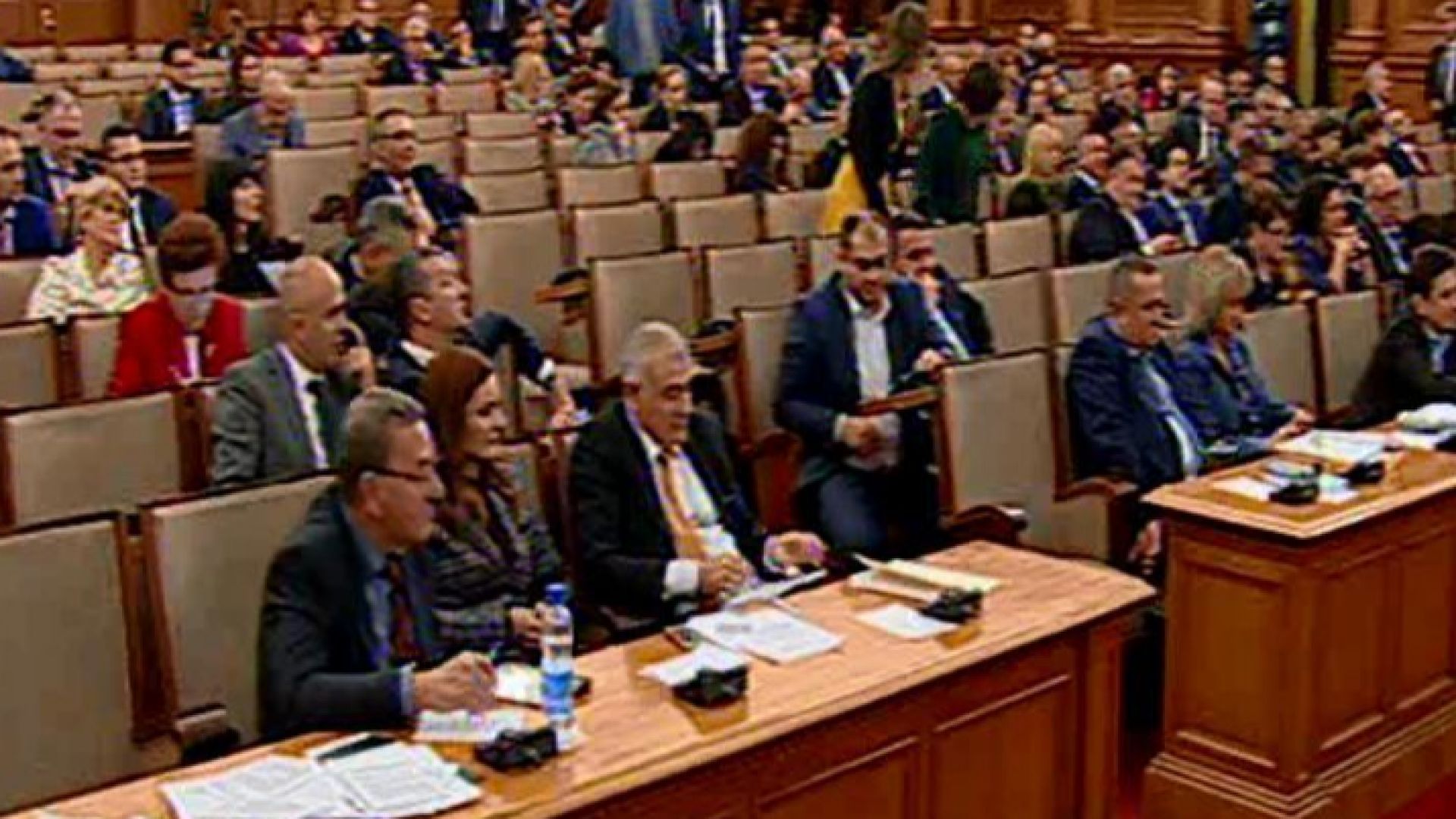 Народното събрание ще разисква ветото на държавния глава Румен Радев