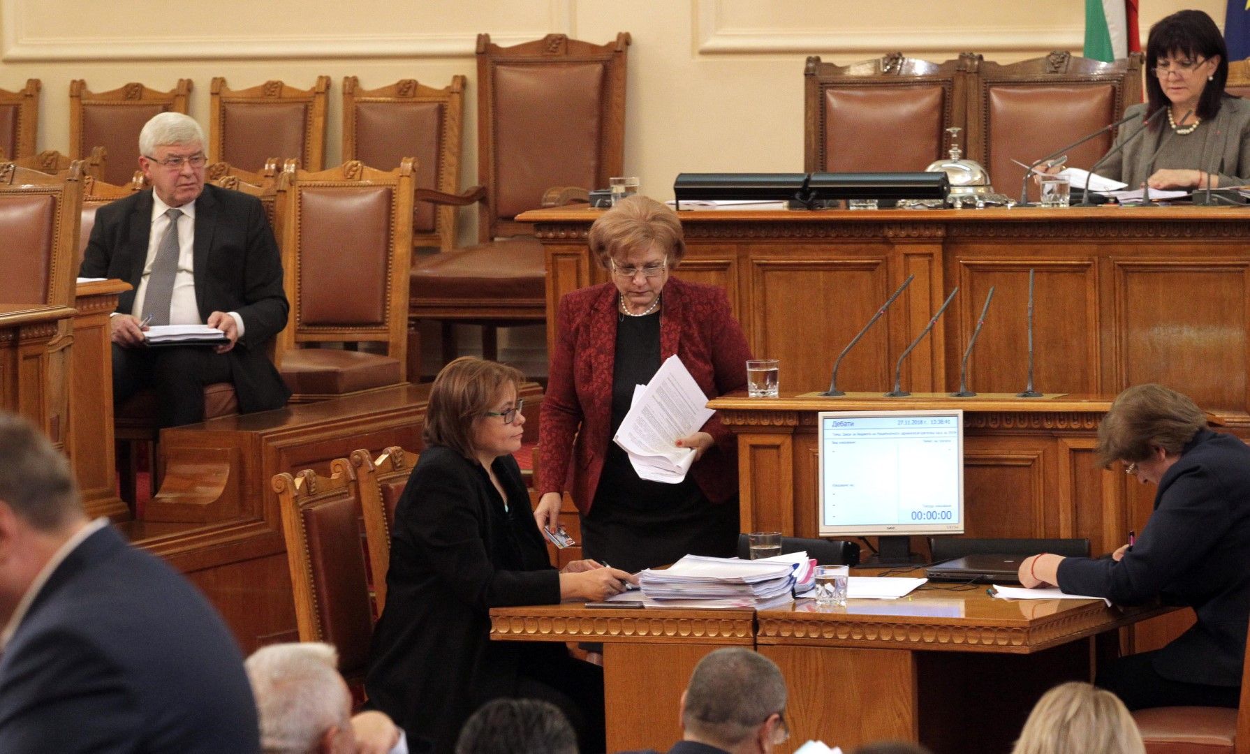 500 милиона лева повече даваме на Здравната каса, каза Менда Стоянова
