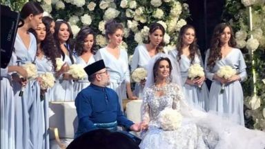 "Мис Москва" 2015 се омъжи за краля на Малайзия