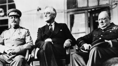 Преди 75 години Сталин, Рузвелт и Чърчил си разделиха Европа в Техеран