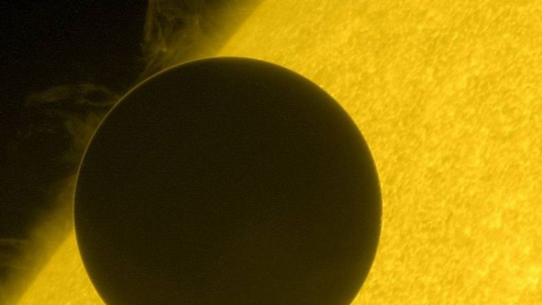 САЩ и Русия ще проучват Венера в детайли