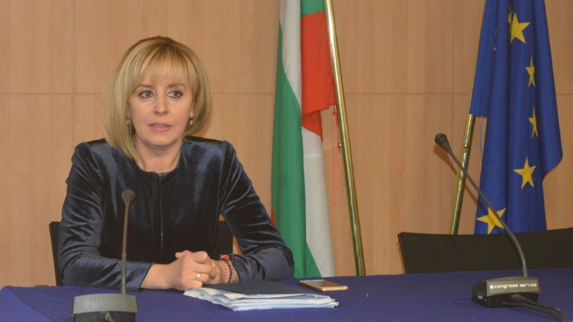 Омбудсманът Мая Манолова ще зарадва децата от дома за сираци