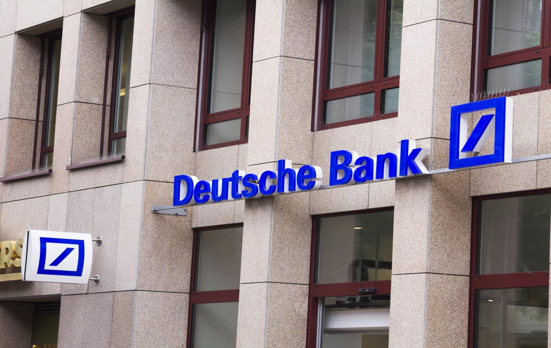  "Дойче банк" и UBS водят преговори за сливане на техните управления на активи 