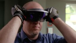 Microsoft прекратява производството на HoloLens 2