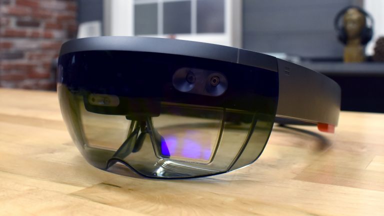 Microsoft ще покаже новите си очила за допълнена реалност