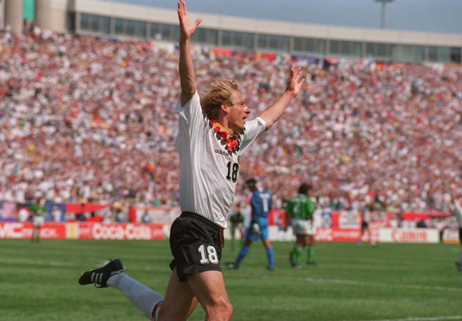 Юрген Клинсман. Пренебрегнат заради свои. Нападателят, символизиращ мощта на германския футбол в края на 80-те и началото на 90-те години. Световната титла през 1990-а даде приза на Лотар Матеус, а европейската от 1996-а - на Матиас Замер. През 1995 г. остана втори за "Златната топка", която така и не спечели.