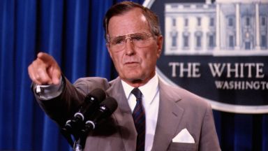 Резултат с изображение за Президентът на САЩ Джордж Буш