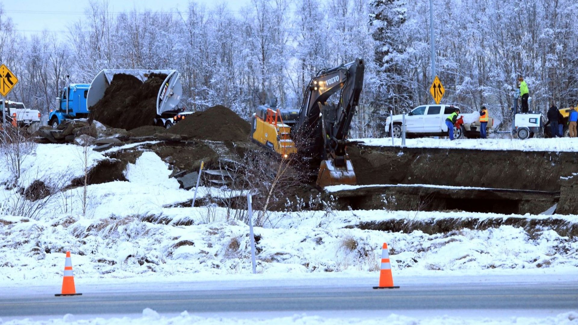 Земетресението с магнитуд 7,0, което разтърси Аляска, нанесе сериозни щети