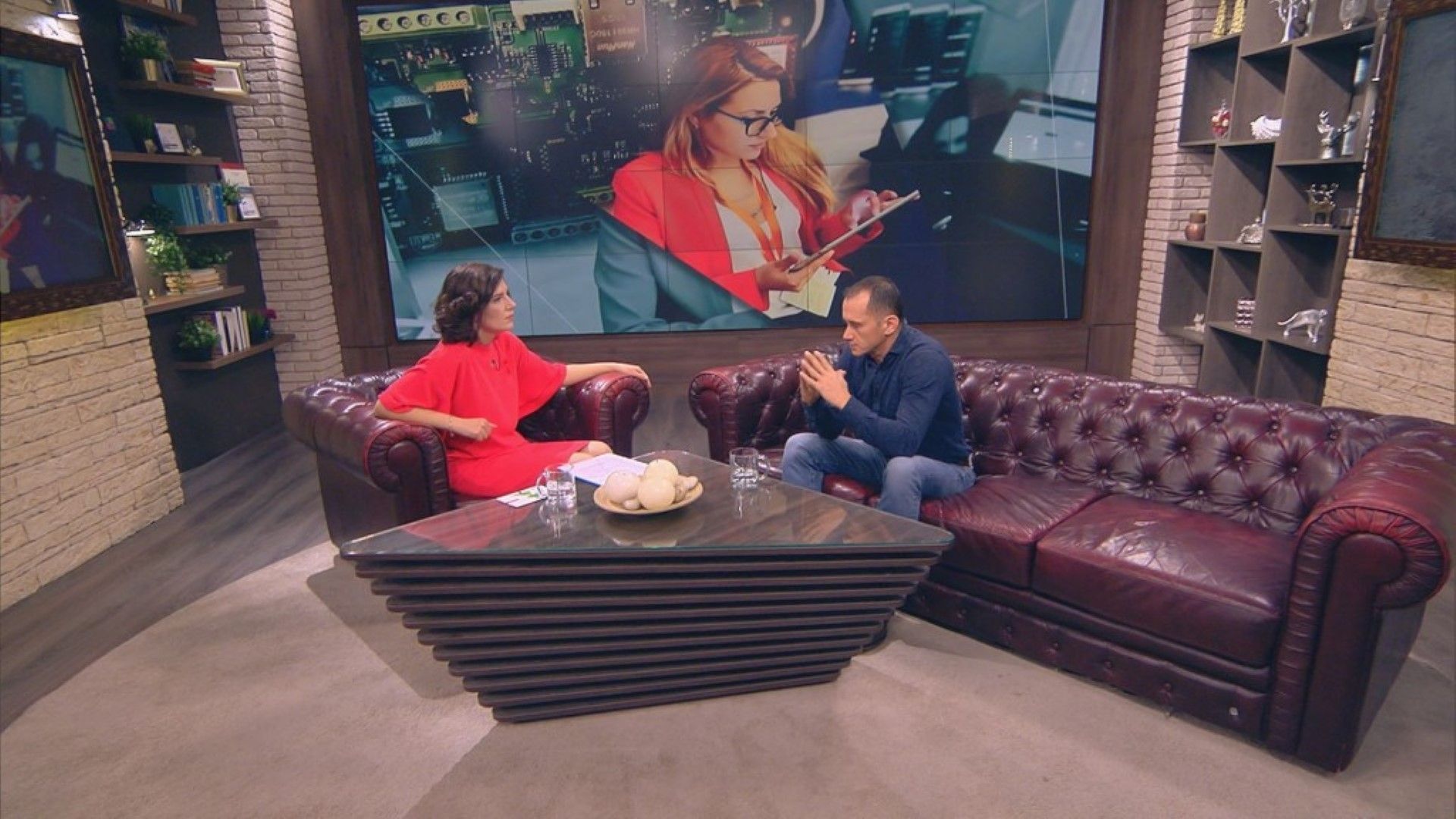 Битката на Виктория беше да се справя с малки и