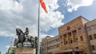 Македония открива посолство в Атина
