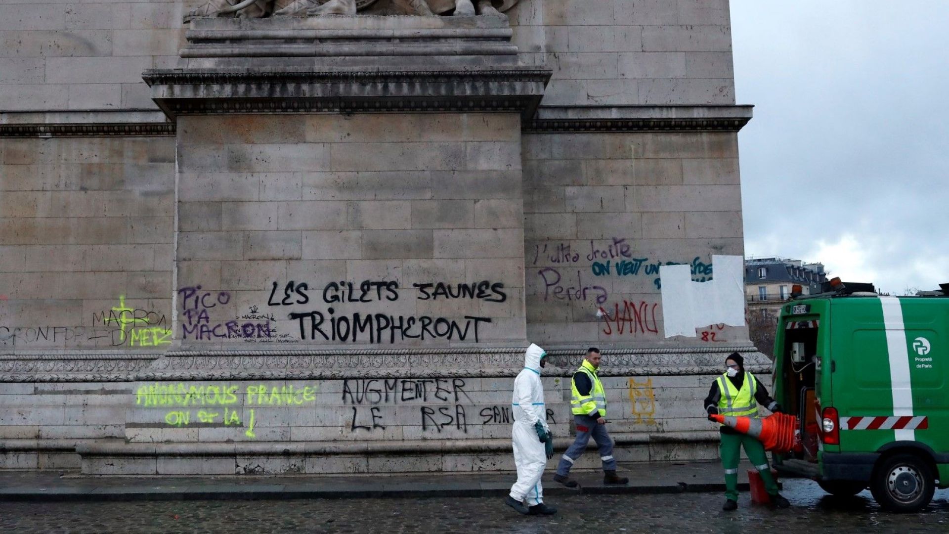 Над 200 задържани при вчерашните демонстрации в Париж ще застанат