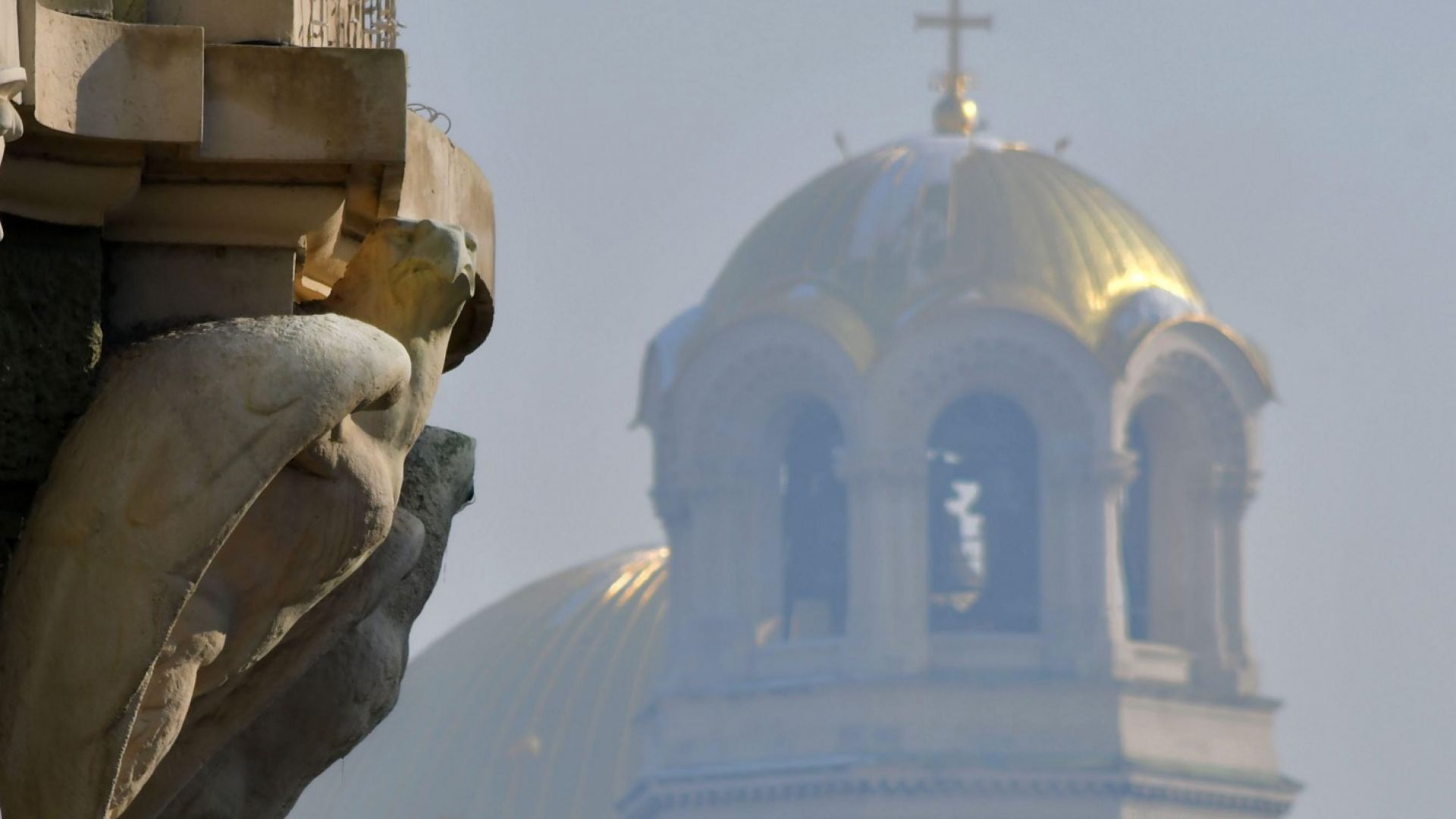 След като в неделния ден данните на индекса на Европейската