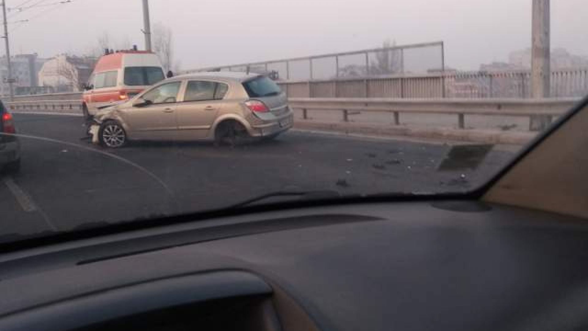 Три катастрофи затрудниха сутрешния трафик в Пловдив съобщиха от пресцентъра