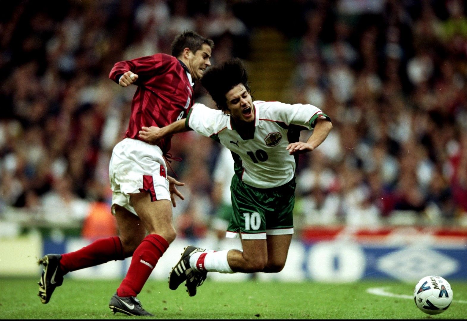 1998 г., 0:0 на "Уембли" - Джейми Реднап е спрял с нарушение Милен Петков в европейската квалификация.