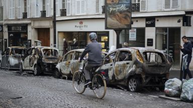 Акции на френски компании поевтиняха след размириците в Париж