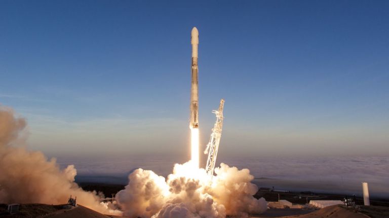 Роскосмос обвини SpaceX в дъмпинг с държавна помощ от САЩ