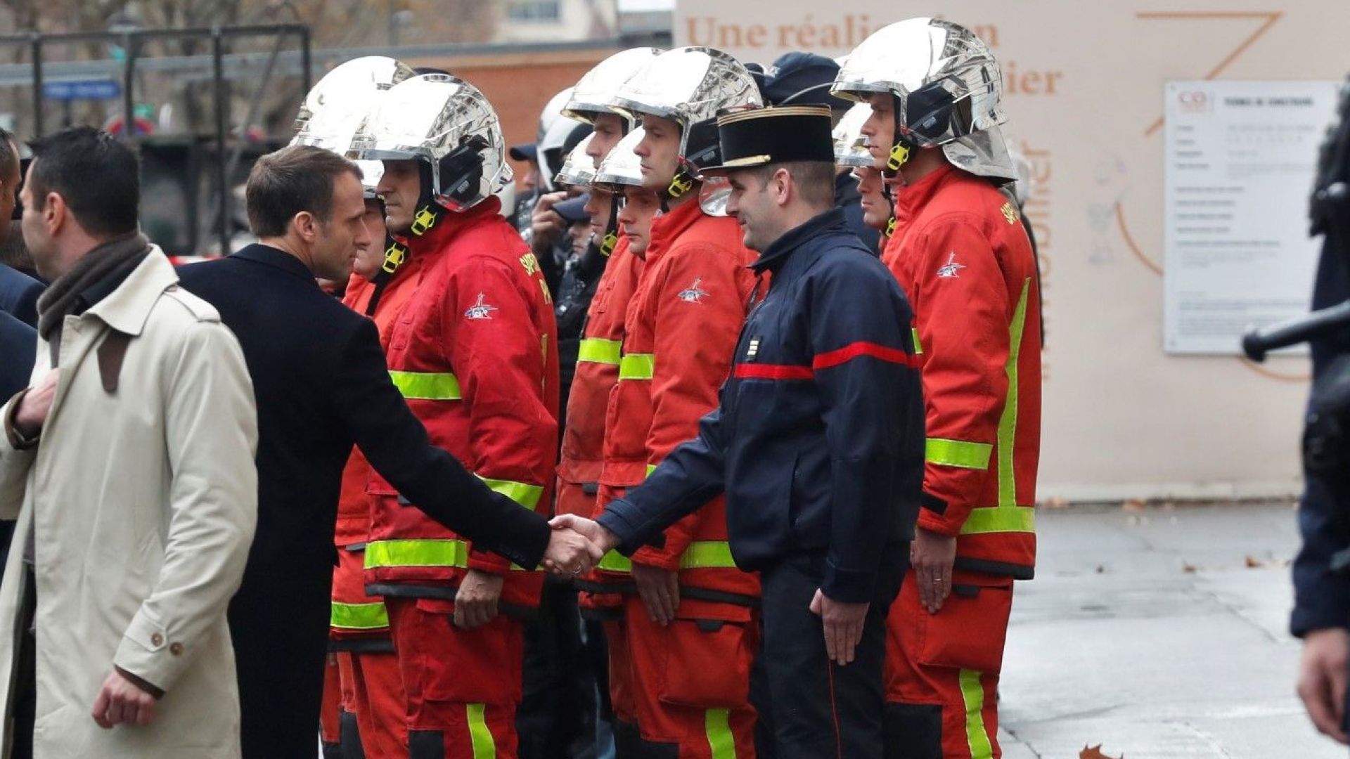 Френското правителство се готви да временно да се откаже от