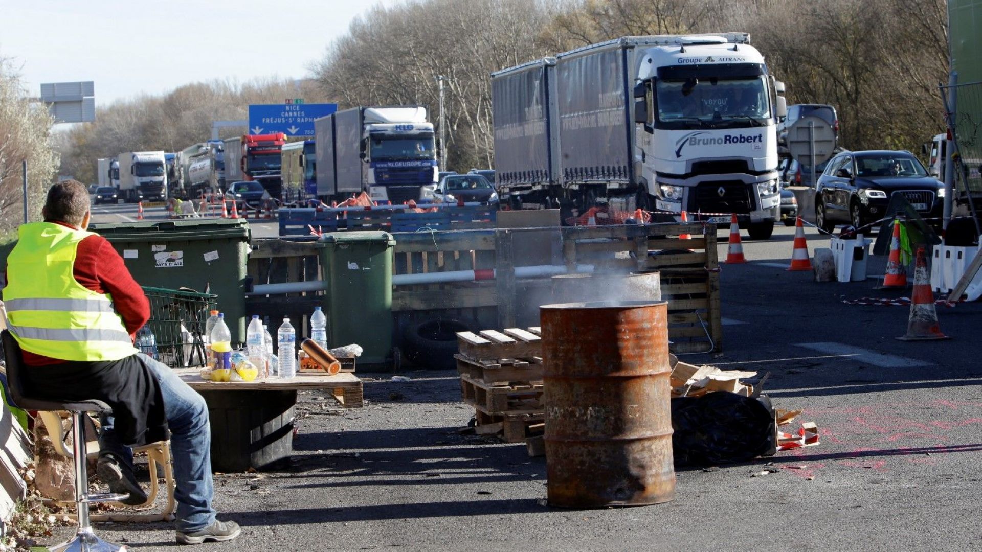Президентът Доналд Тръмп заяви че решението на Еманюел Макрон да