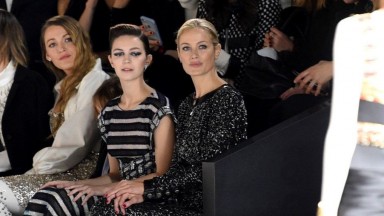 Вижте как изглежда моделът на Vogue и Sports Illustrated Каролин Мърфи на 51 г.