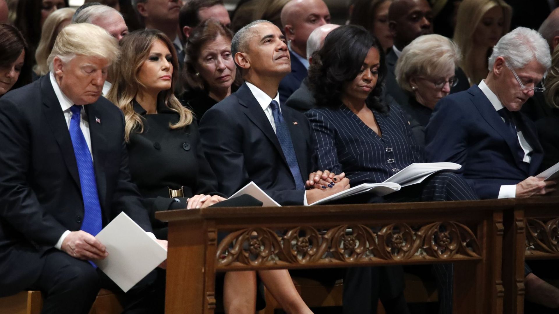 Ковчегът с тленните останки на бившия американски президент Джордж Хърбърт