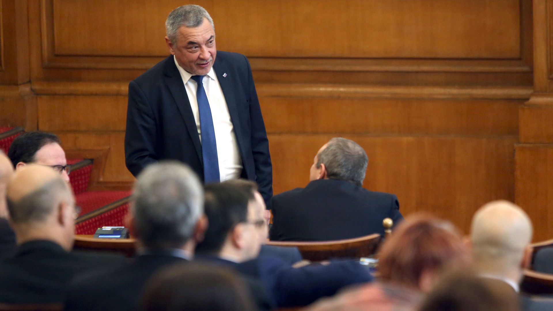 Лидерът на НФСБ Валери Симеонов заяви пред журналисти в Народното