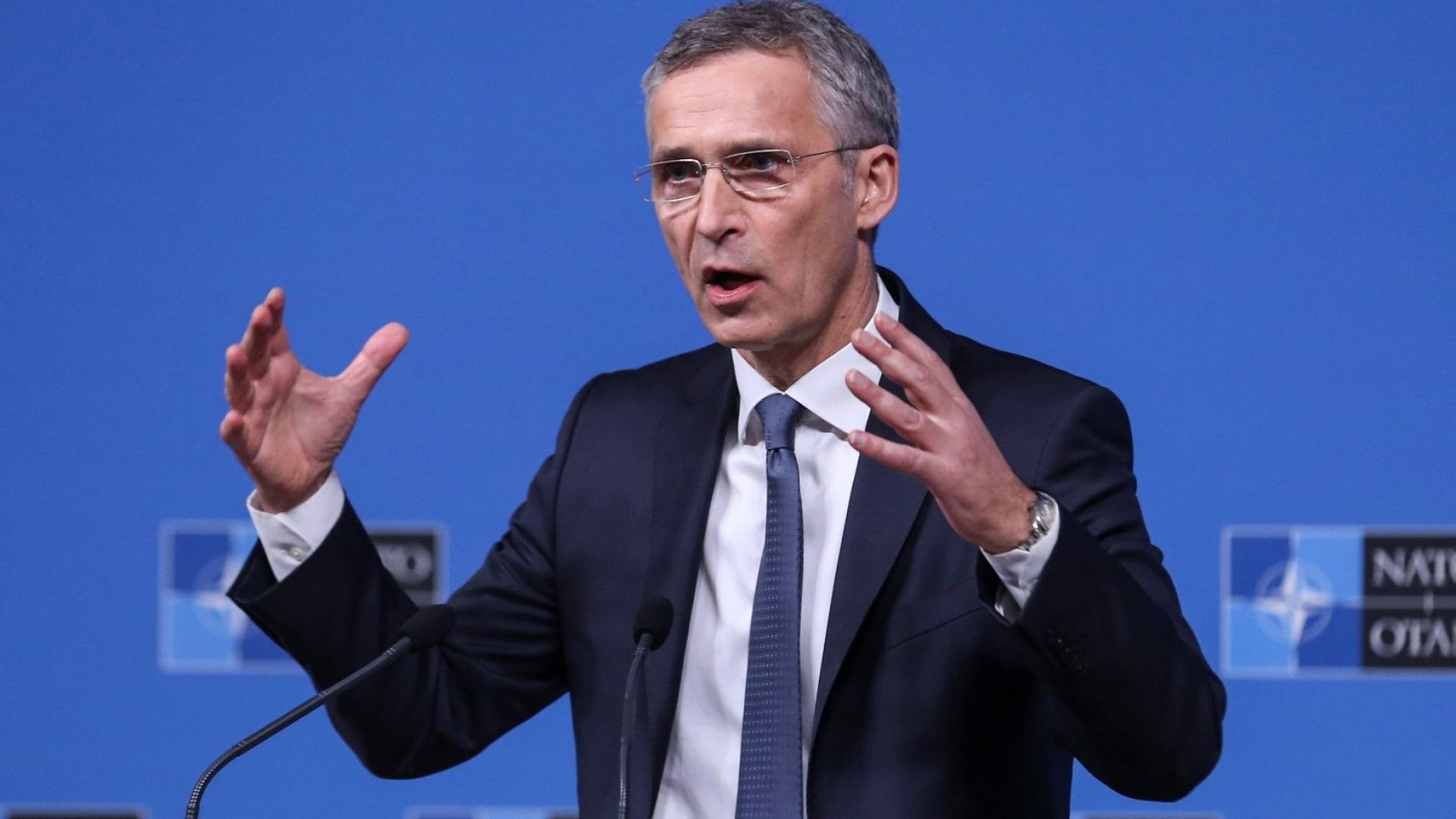 Премиерът на Косово Рамуш Харадинай и сръбският президент Александър Вучич